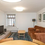 アパート Stylish & Comfortable 1-bedroom In Old Town By Urban Rent