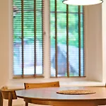 Stylish & Comfortable 1-bedroom In Old Town By Urban Rent アパート