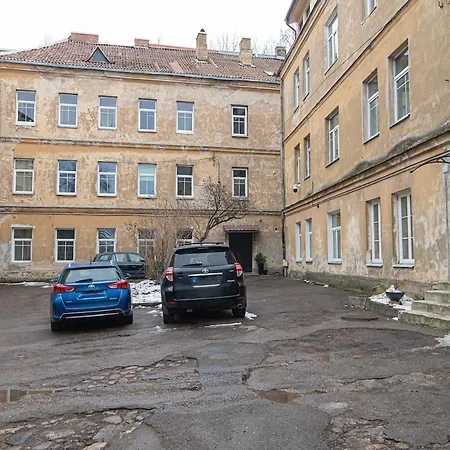 Stylish & Comfortable 1-bedroom In Old Town By Urban Rent