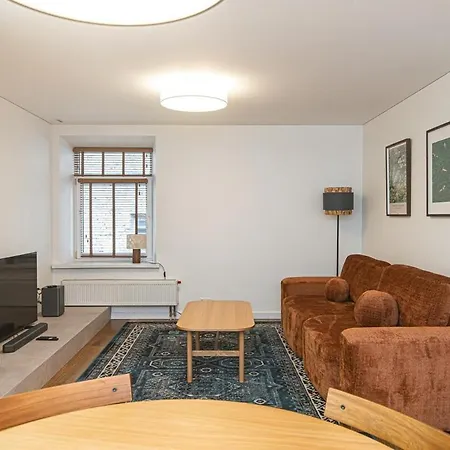 Apartman Stylish & Comfortable 1-bedroom In Old Town By Urban Rent