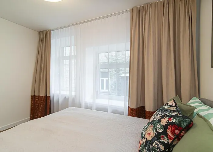 Stylish & Comfortable 1-bedroom In Old Town By Urban Rent