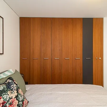 Stylish & Comfortable 1-bedroom In Old Town By Urban Rent Apartment