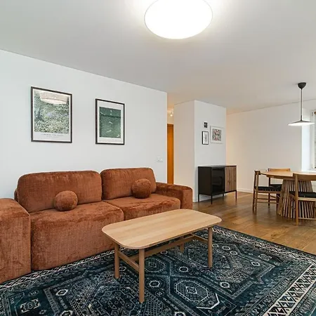 Apartment Stylish & Comfortable 1-bedroom In Old Town By Urban Rent *