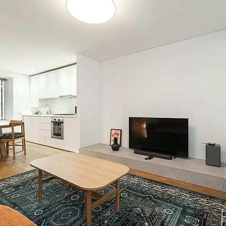 Stylish & Comfortable 1-bedroom In Old Town By Urban Rent Апартаменты *