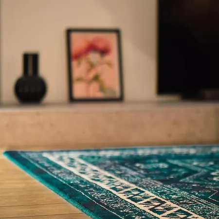 Stylish & Comfortable 1-bedroom In Old Town By Urban Rent Апартаменты *